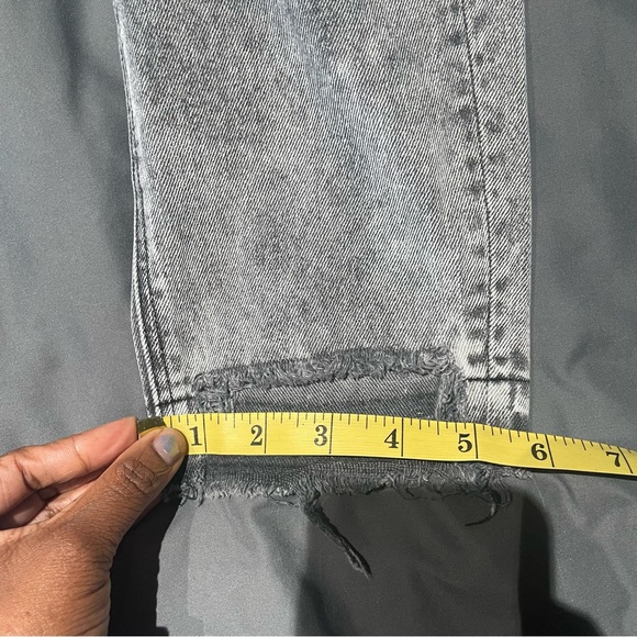 American Eagle ripped mom jeans black wash gray denim NWOT size 4R - Picture 13 of 13